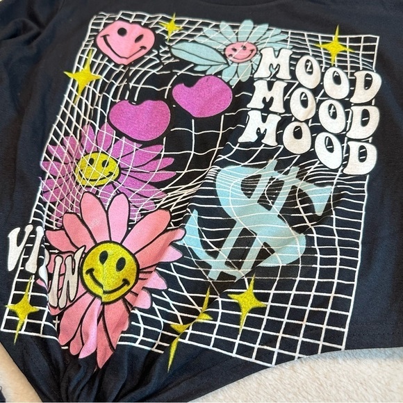 NWT On Fire Retro Daisy Graphic Print Tie Front Long Sleeve Tee - Picture 2 of 7